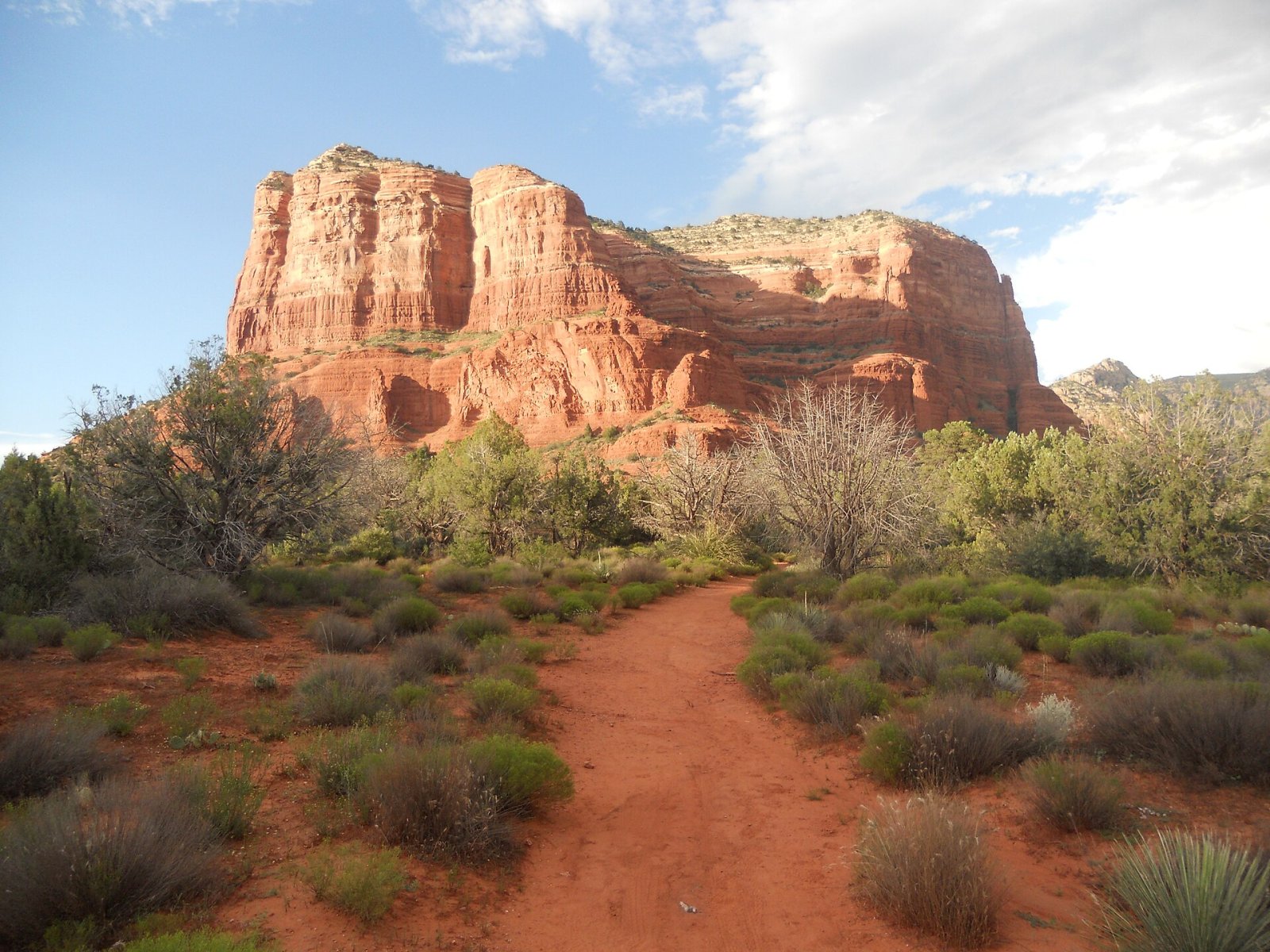 Descubre la Magia de Cathedral Rock en Sedona, Arizona - Sanmenxia | Secret World Trip Planner