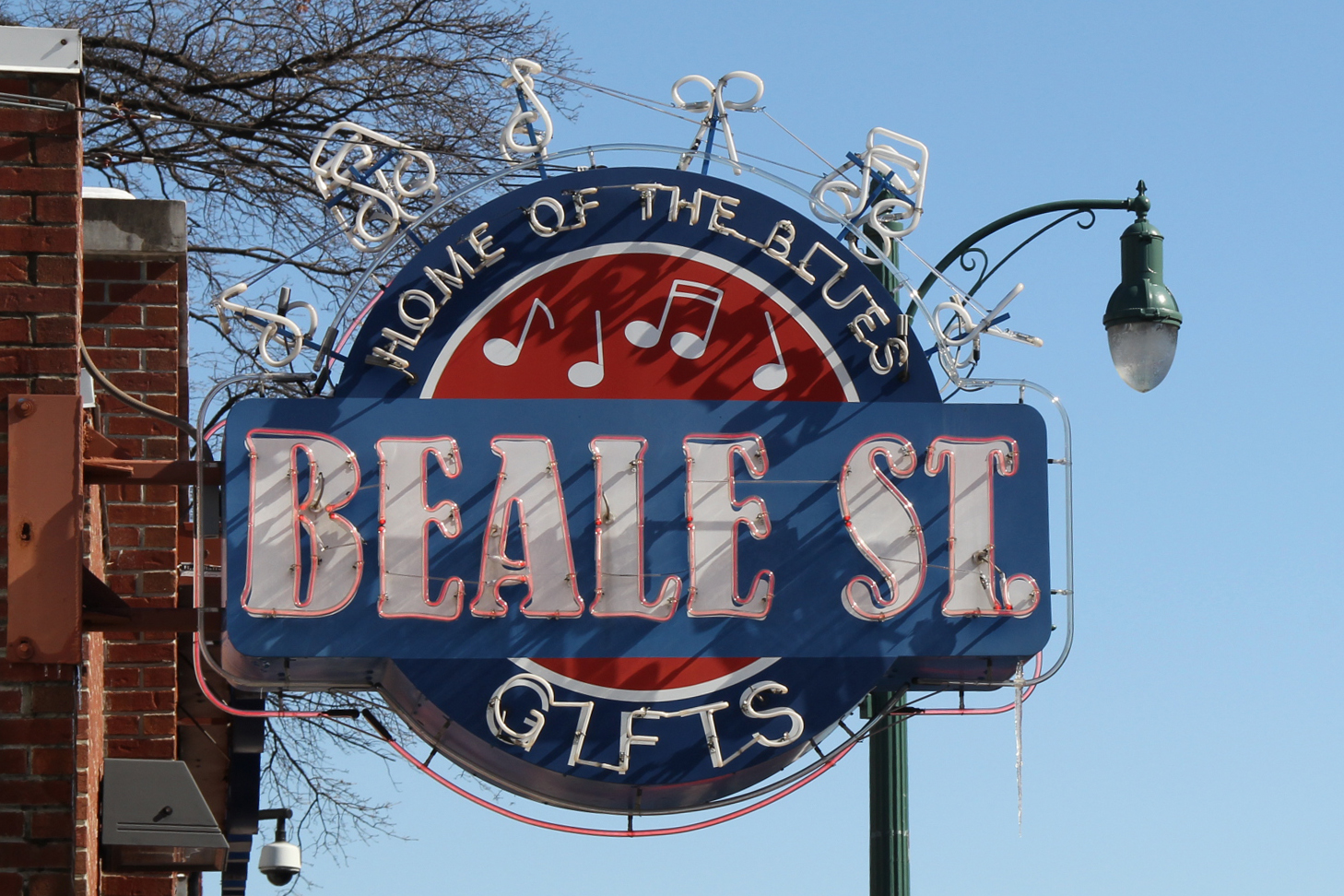 Découvrez Beale Street à Memphis : le cœur battant du blues | Secret World Trip Planner