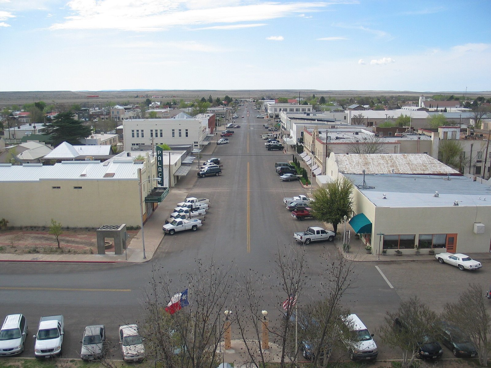 Marfa, Texas : Art et Mystère au Cœur du Désert - Cheng Du Shi | Secret World Trip Planner
