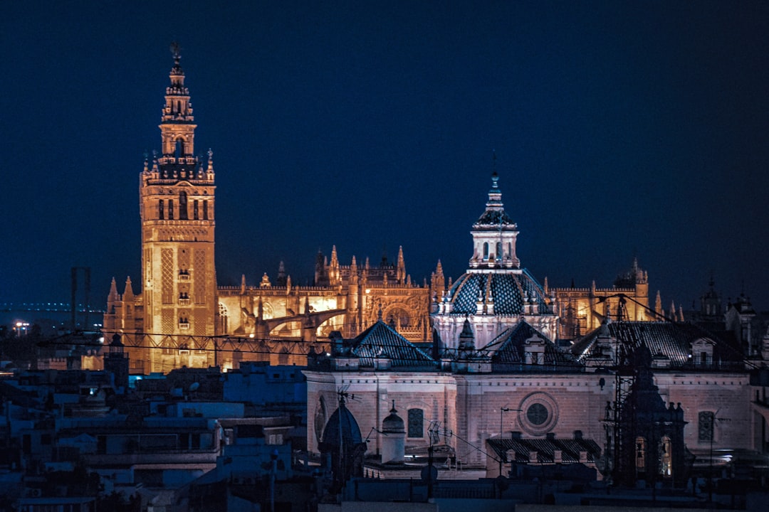 La Giralda de Sevilla: Un Símbolo de Historia y Cultura | Secret World Trip Planner