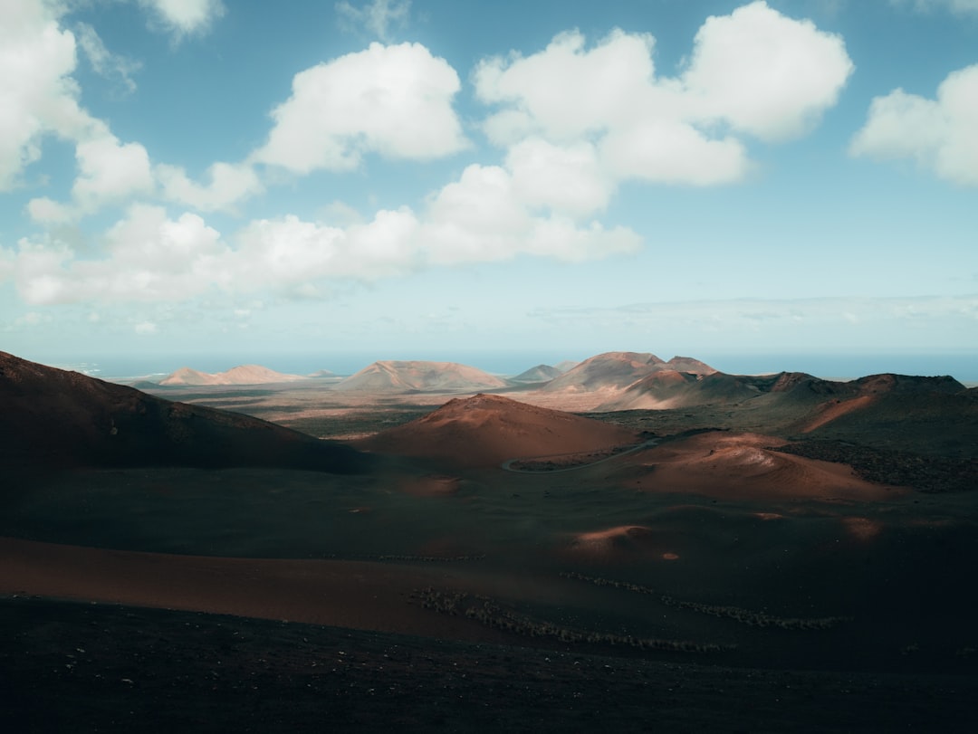 Descubre el Parque Nacional de Timanfaya en Lanzarote | Secret World Trip Planner