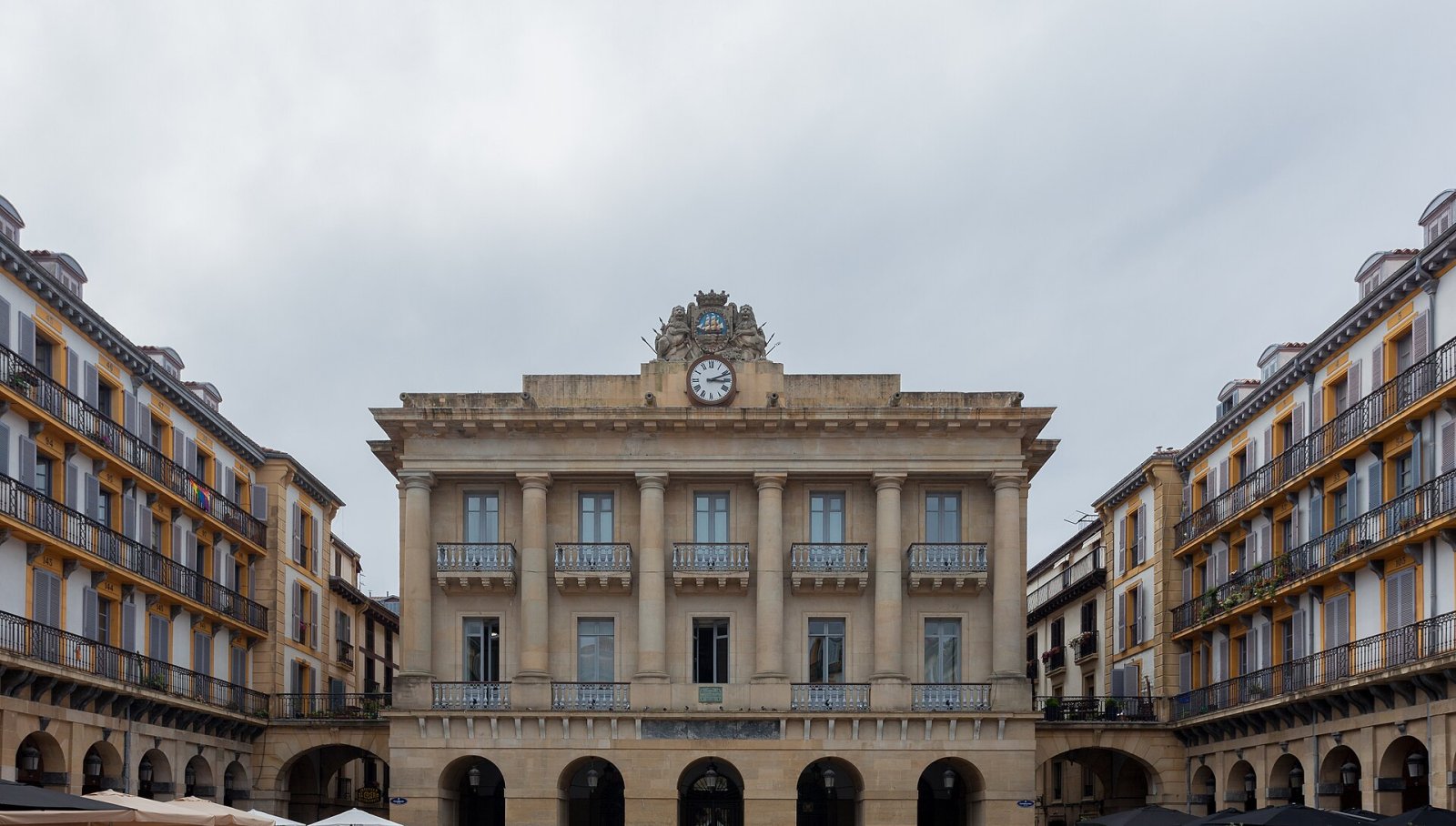 Descubre el Encanto del Casco Antiguo de San Sebastián - Castelnaudary | Secret World Trip Planner