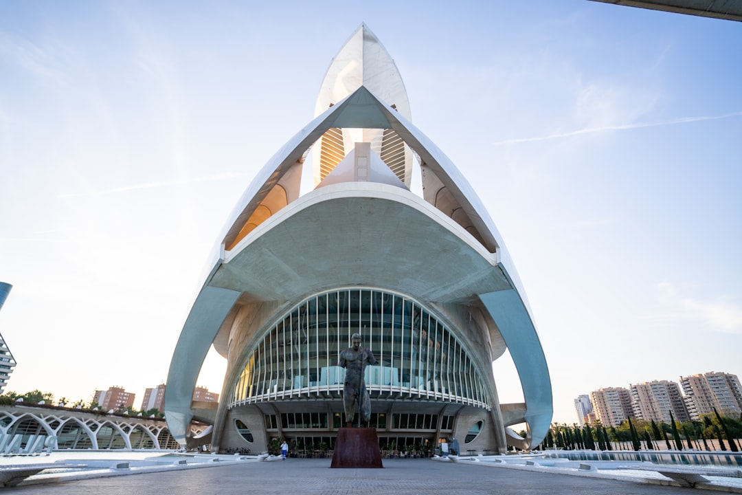 Entdecken Sie die Stadt der Künste und Wissenschaften in Valencia | Secret World Trip Planner