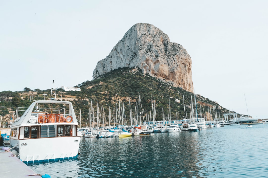 Калпе Рок: природное сокровище на Коста-Бланке - Calp | Secret World Trip Planner