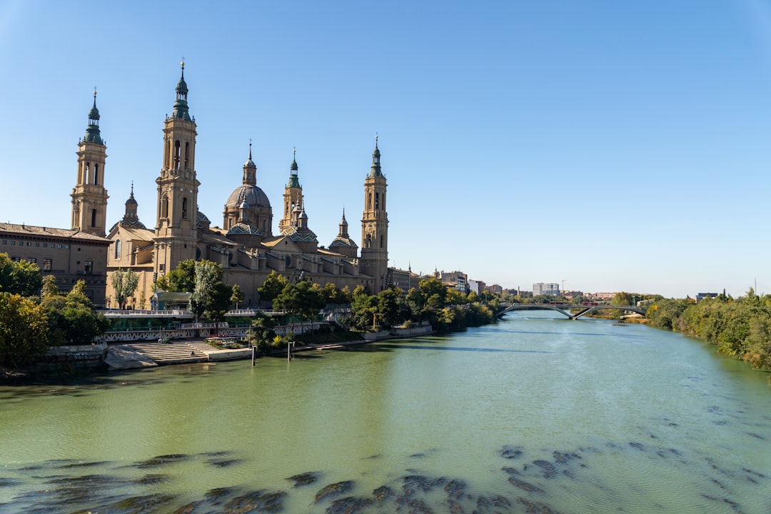 Scopri la Basilica di Zaragoza: Un gioiello dell'Aragona - Ivars d'Urgell | Secret World Trip Planner