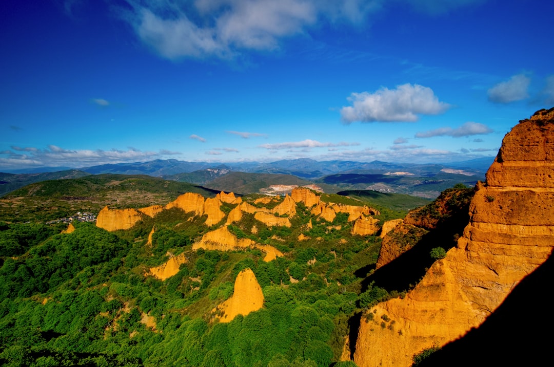 Scopri Las Médulas: un tesoro storico in Castiglia e León | Secret World Trip Planner