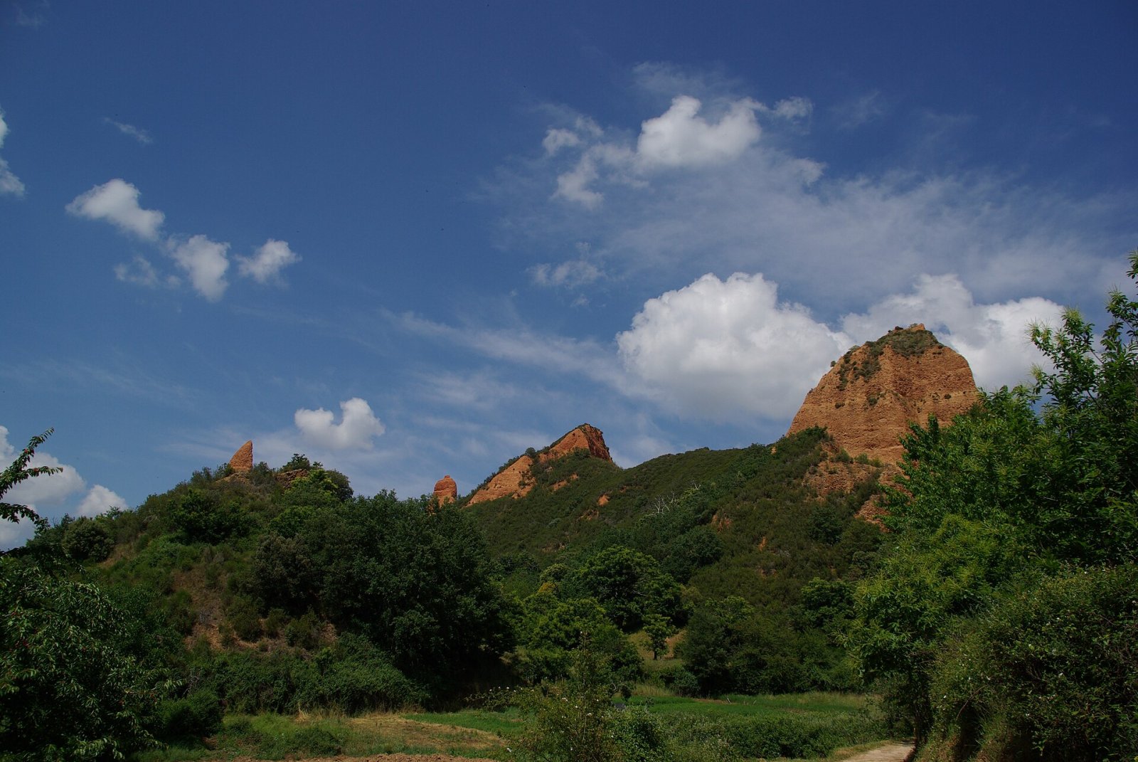 Scopri Las Médulas: un tesoro storico in Castiglia e León | Secret World Trip Planner