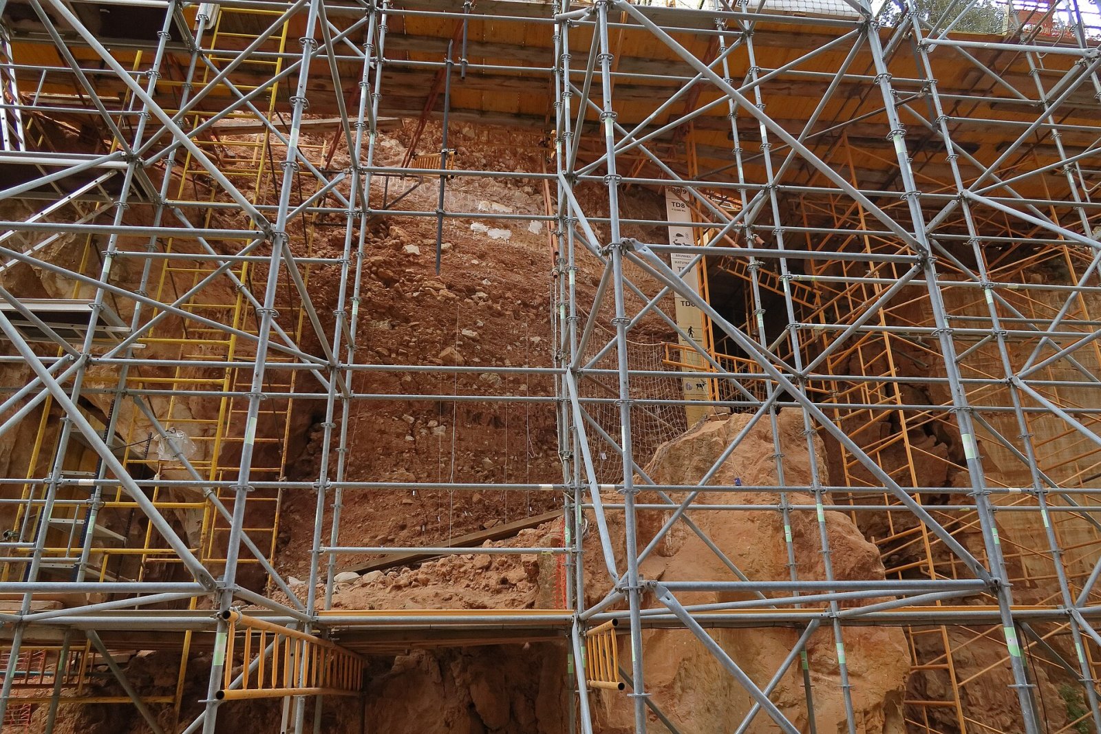 Erkundung der archäologischen Stätte von Atapuerca: Eine Reise in die Urgeschichte | Secret World Trip Planner