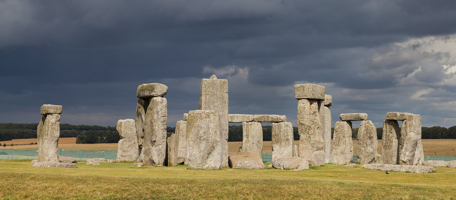 ストーンヘンジを発見:イギリスの神秘的な先史時代の記念碑 | Secret World Trip Planner