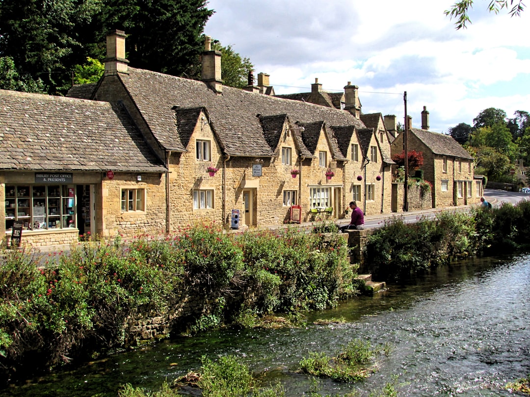 Découvrez Bibury : un joyau culturel au cœur de l'Angleterre | Secret World Trip Planner