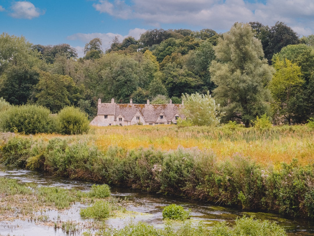Descubre Bibury: una joya cultural en el corazón de Inglaterra | Secret World Trip Planner