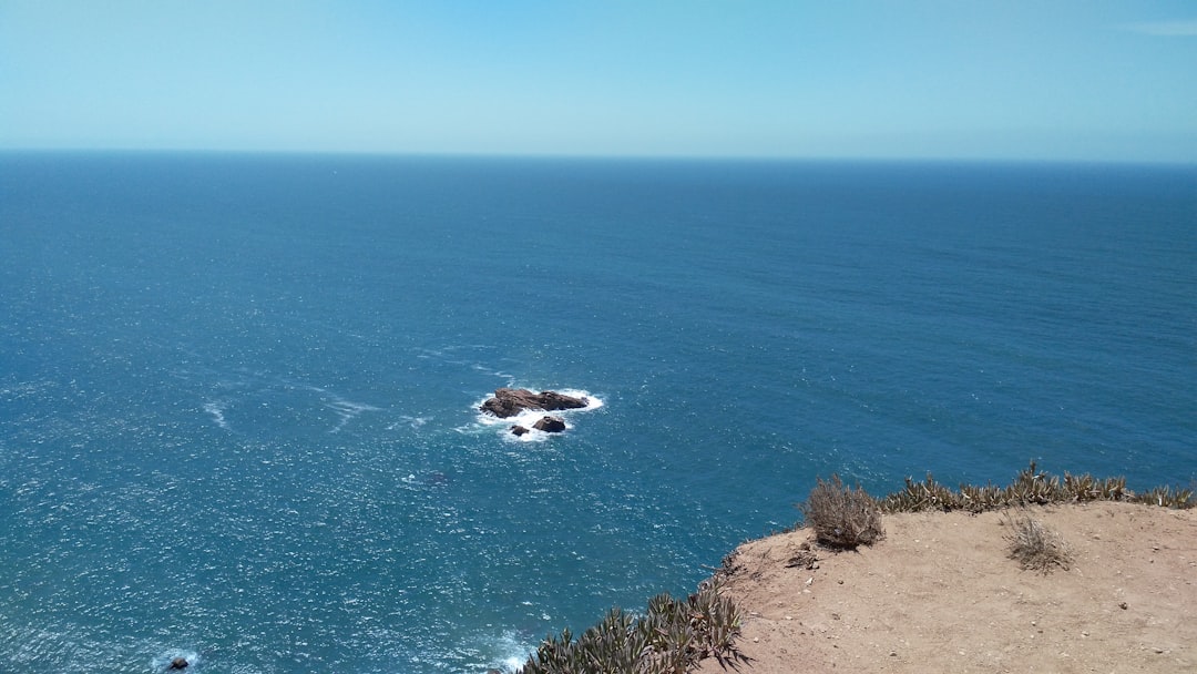 ロカ岬の灯台：無限の大西洋への旅 - Estrada do Cabo da Roca | Secret World Trip Planner