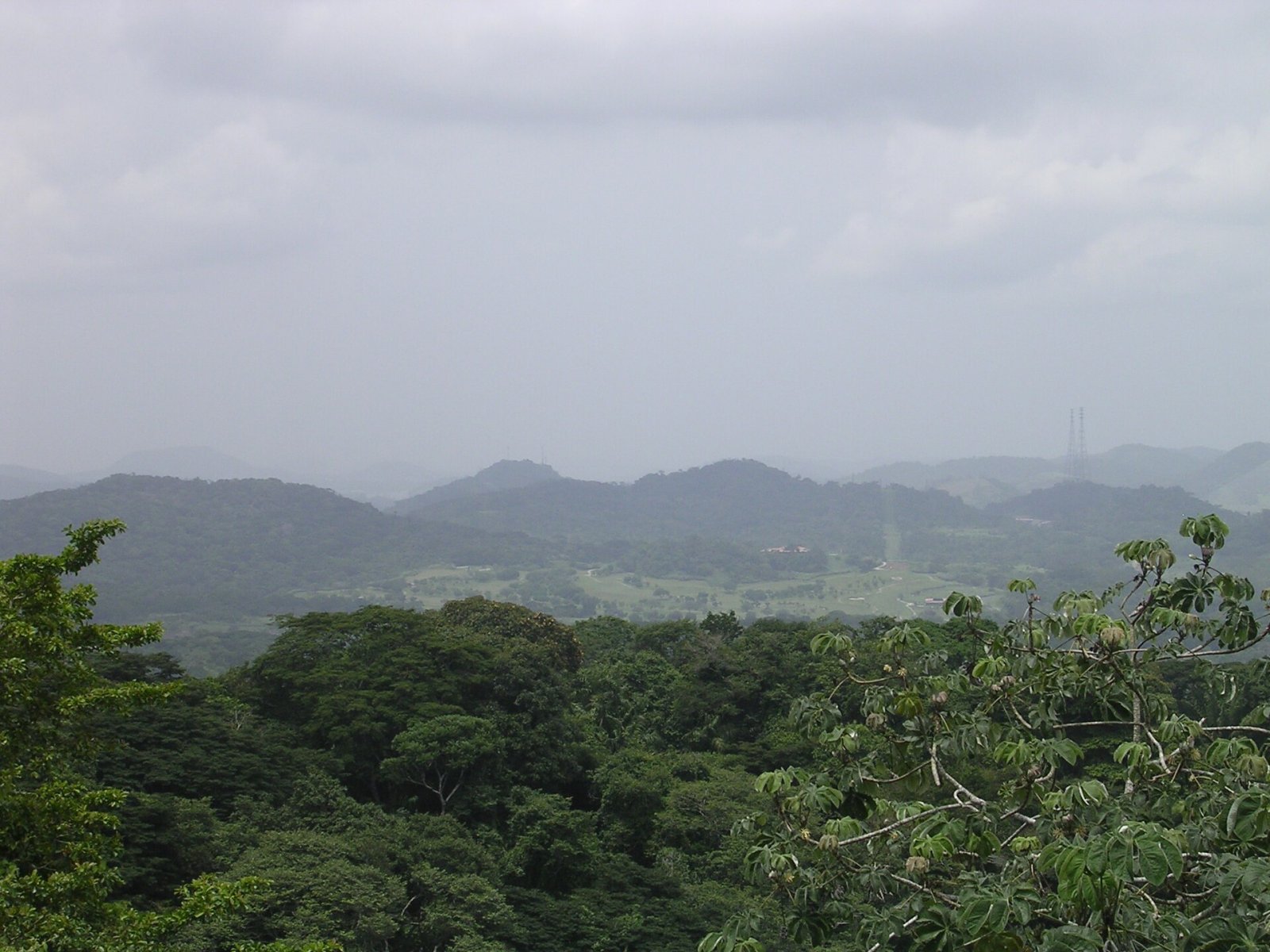 Entdecken Sie den Canopy Tower: Ein einzigartiges Erlebnis in Panama - Panama City | Secret World Trip Planner