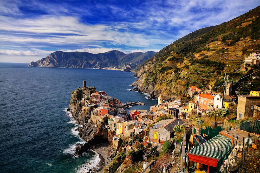 Senderos de ensueño en el Parque Nacional Cinque Terre - 19018 Vernazza SP | Secret World Trip Planner