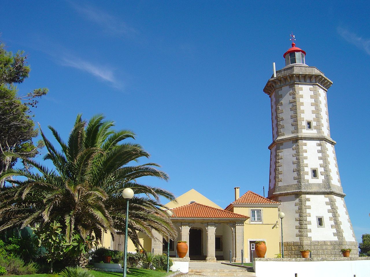 가이아 등대 발견하기: 포르투갈의 보석 - Cascais | Secret World Trip Planner