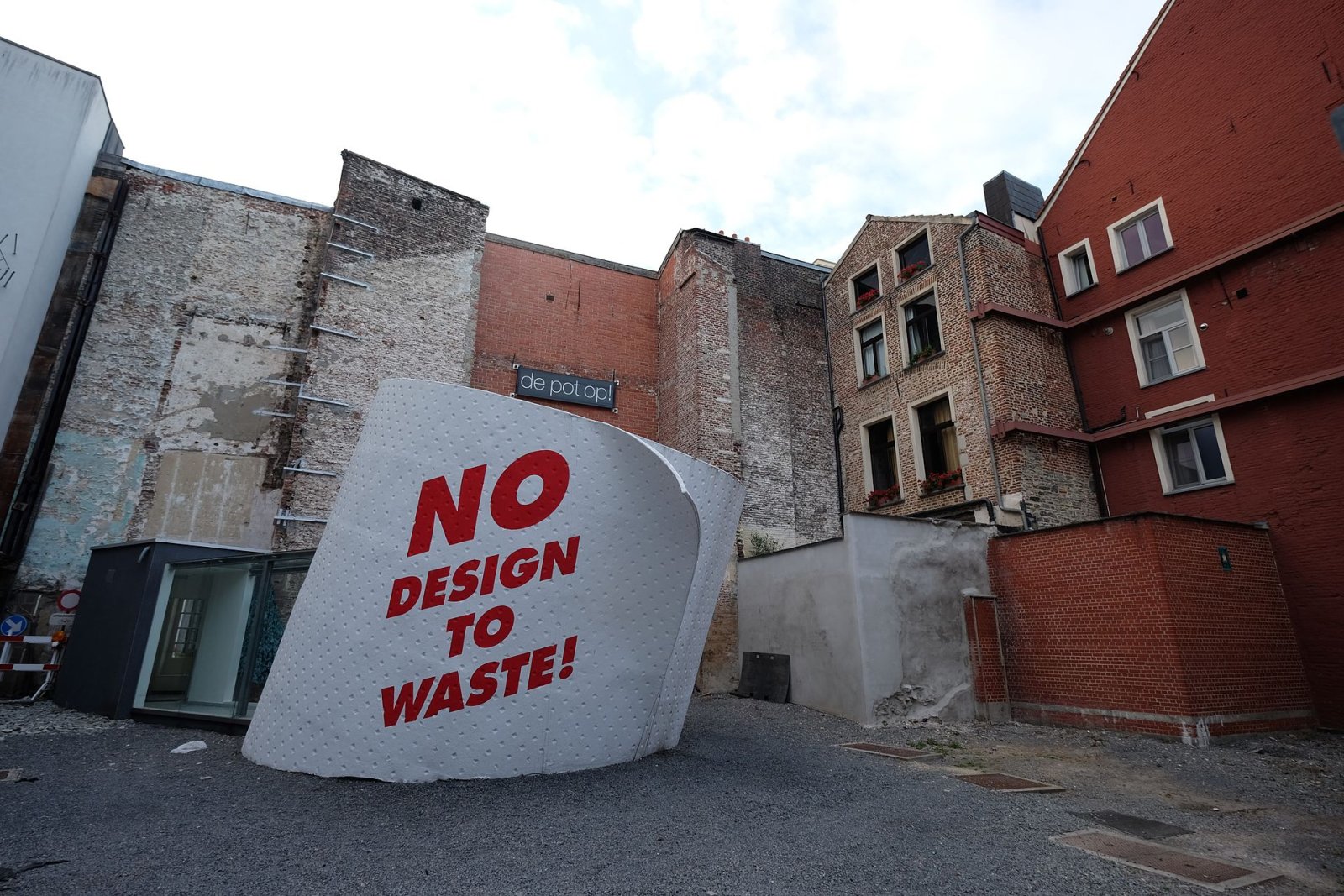 Descubra o Museu do Design de Ghent: uma viagem pela criatividade - Grasbrug | Secret World Trip Planner