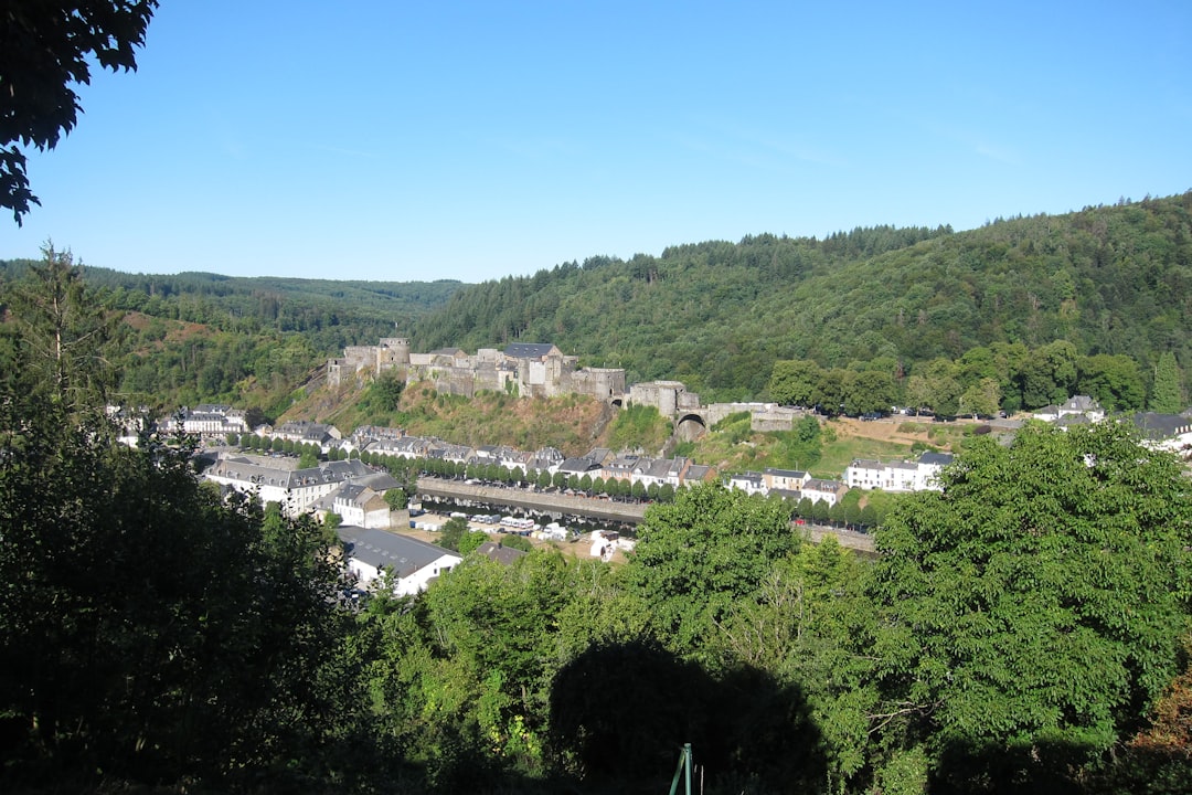 Descubra o Castelo de Bouillon: História e Beleza na Valônia - Bld Vauban 20 | Secret World Trip Planner