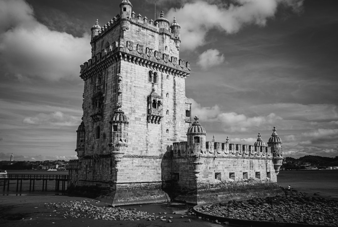 Découvrez la Tour de Belém : symbole de Lisbonne et de l'histoire maritime | Secret World Trip Planner