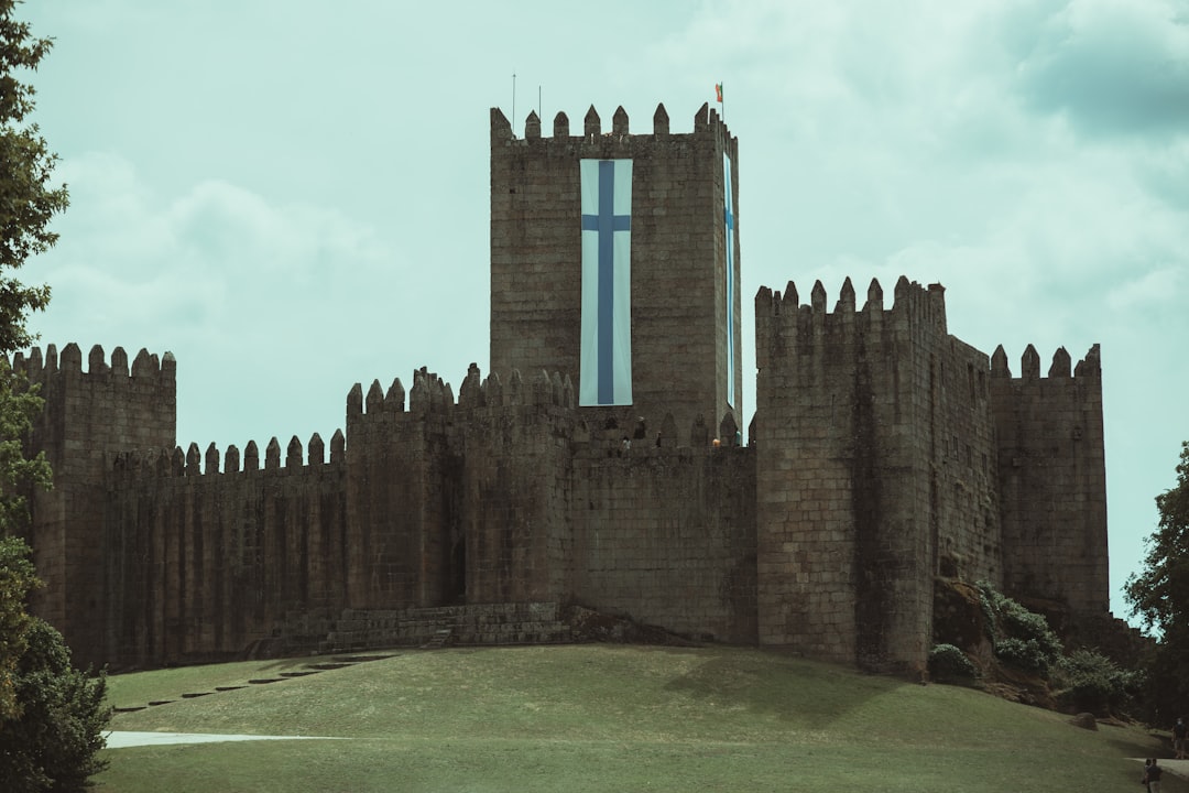 Descubre el Centro Histórico de Guimarães, el Corazón de Portugal | Secret World Trip Planner