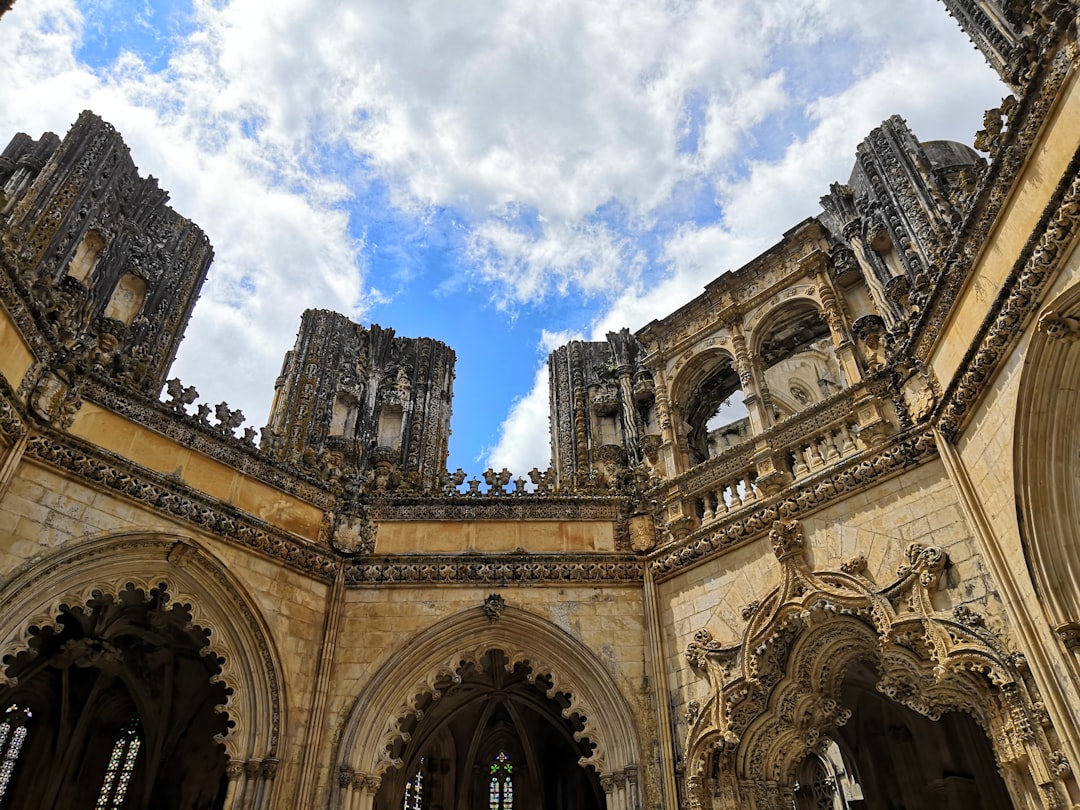 Explore o Mosteiro da Batalha: uma joia de Portugal - Collinas | Secret World Trip Planner