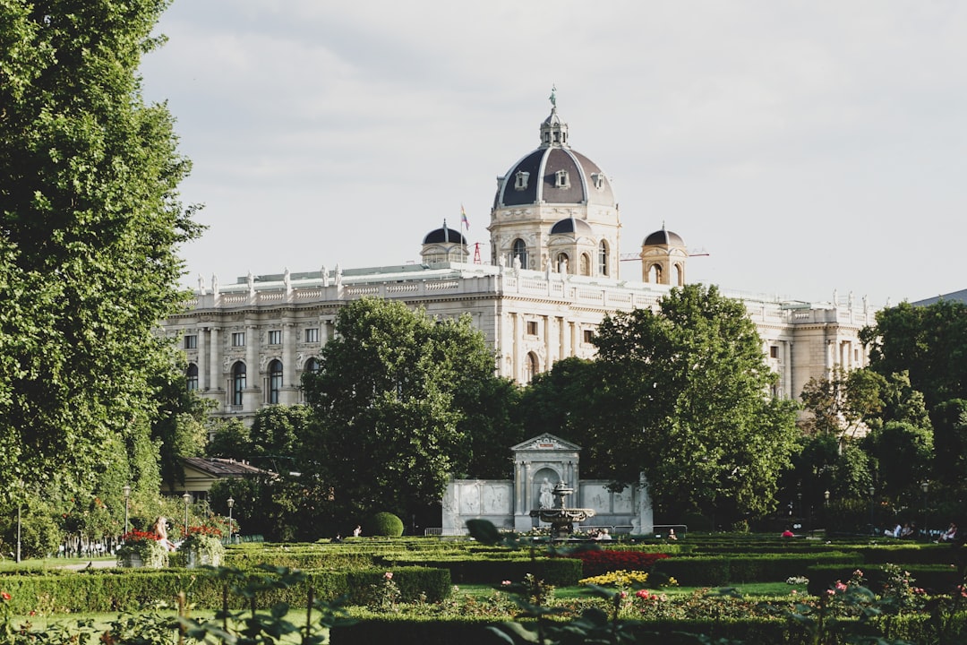 探索维也纳的艺术之旅：艺术史博物馆 - Wien | Secret World Trip Planner