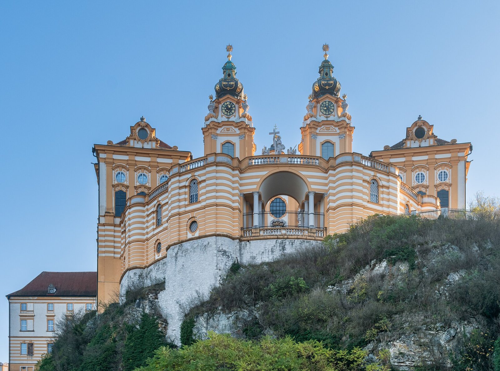 Descubre la Abadía de Melk: una joya histórica en Austria - Melk | Secret World Trip Planner