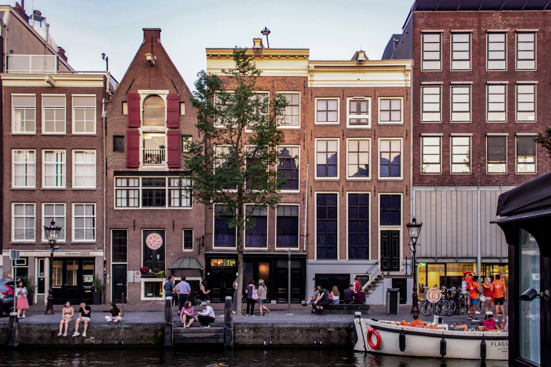 Visita à Casa de Anne Frank: uma viagem pela história de Amsterdã - Amsterdam | Secret World Trip Planner