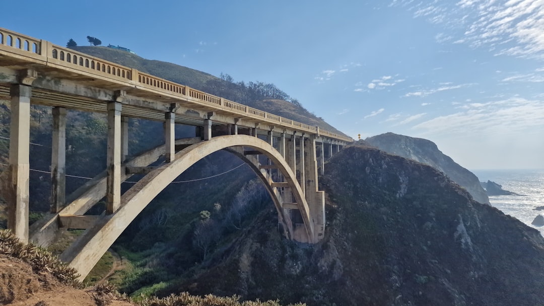 Bixby Creek Bridge: Icona del Big Sur e dei suoi Fari - Bixby Creek Bridge | Secret World Trip Planner