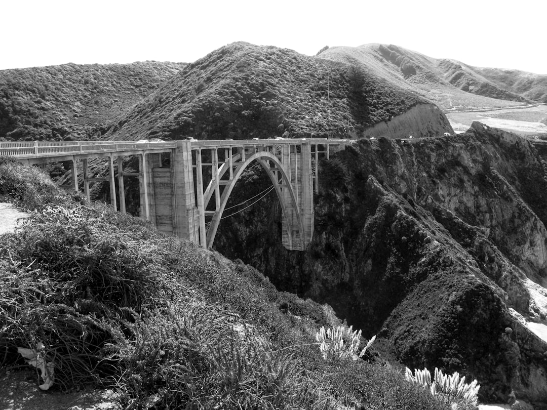 Bixby Creek Bridge: Ikone von Big Sur und seinen Leuchttürmen - Bixby Creek Bridge | Secret World Trip Planner