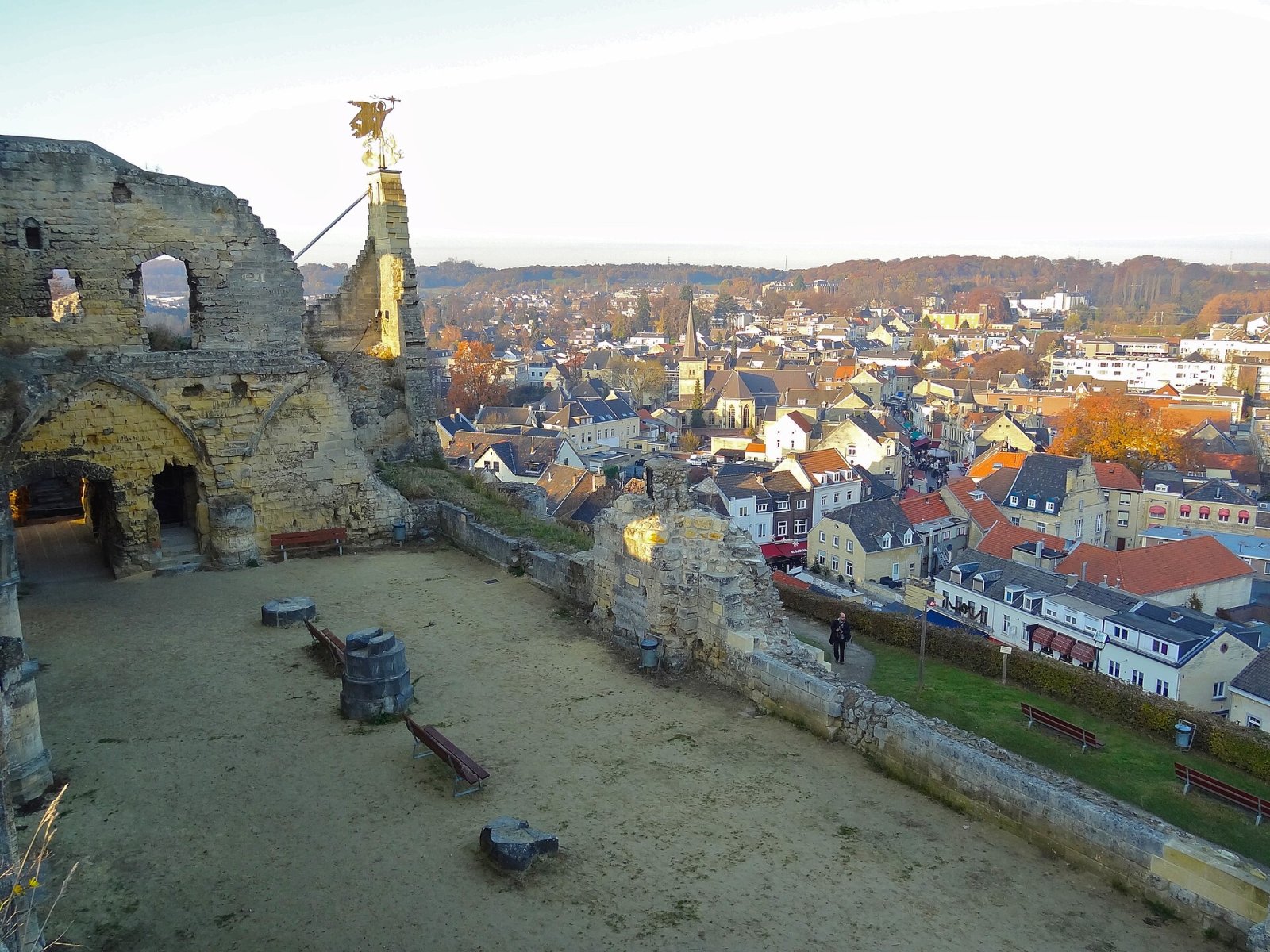 Entdecken Sie das Valkenburg Castle: Geschichte und Schönheit in Limburg - Valkenburg | Secret World Trip Planner