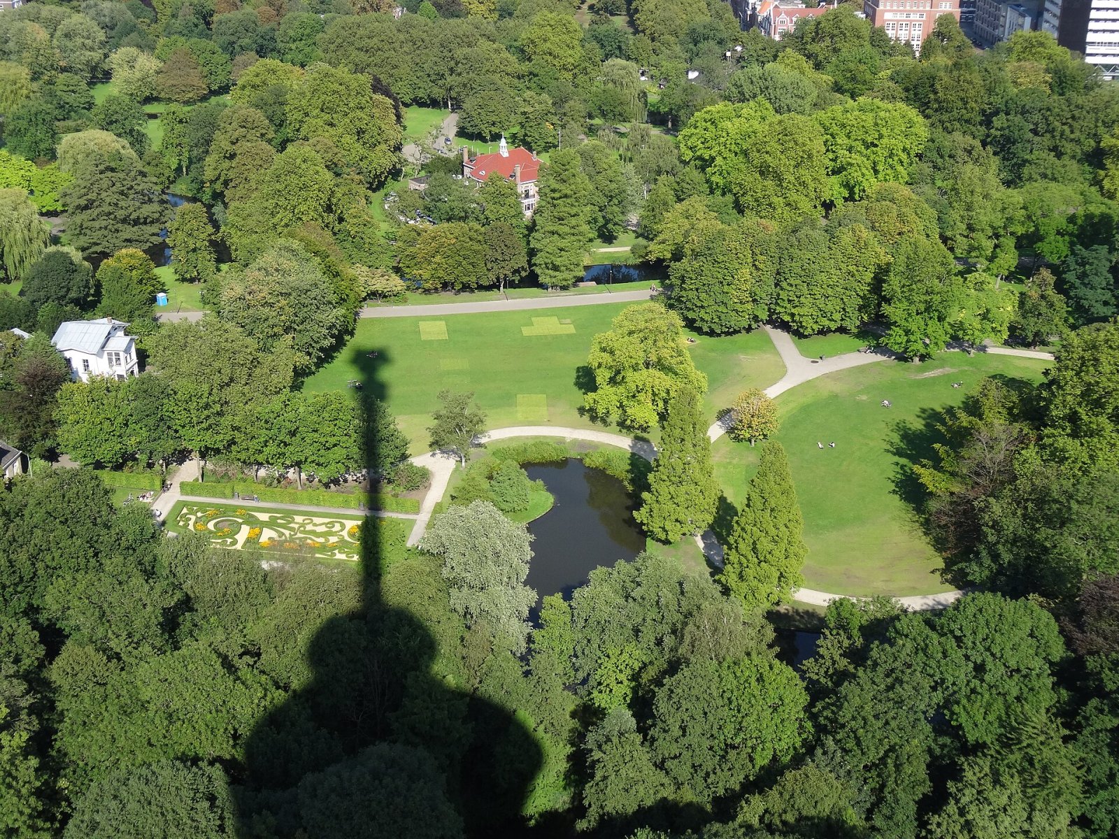 Entdecke den Euromast in Rotterdam: ein unvergessliches Erlebnis - Rotterdam | Secret World Trip Planner