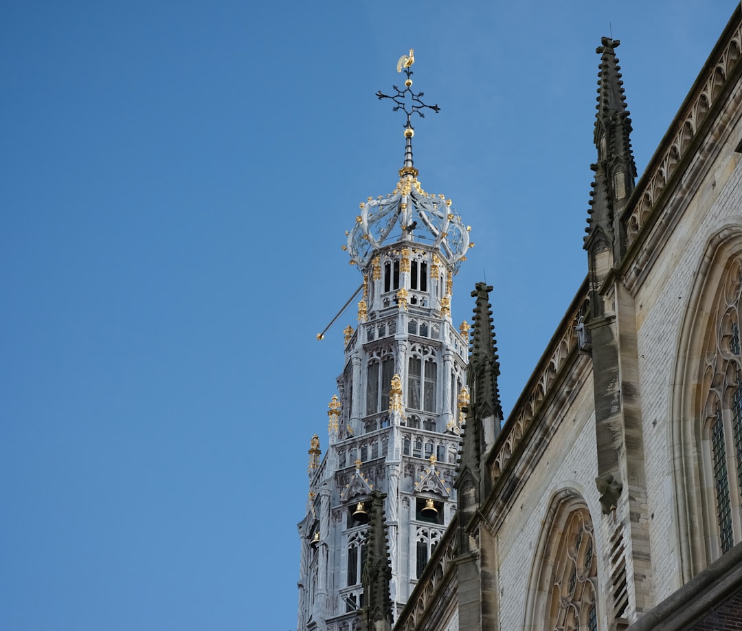 Descubra a Grande Igreja de Haarlem: um tesouro cultural na Holanda - Haarlem | Secret World Trip Planner