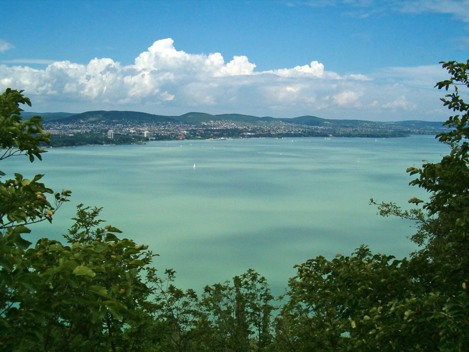 Descubre el Lago Balaton: Un Paraíso Natural en Hungría - Balatonfüred | Secret World Trip Planner