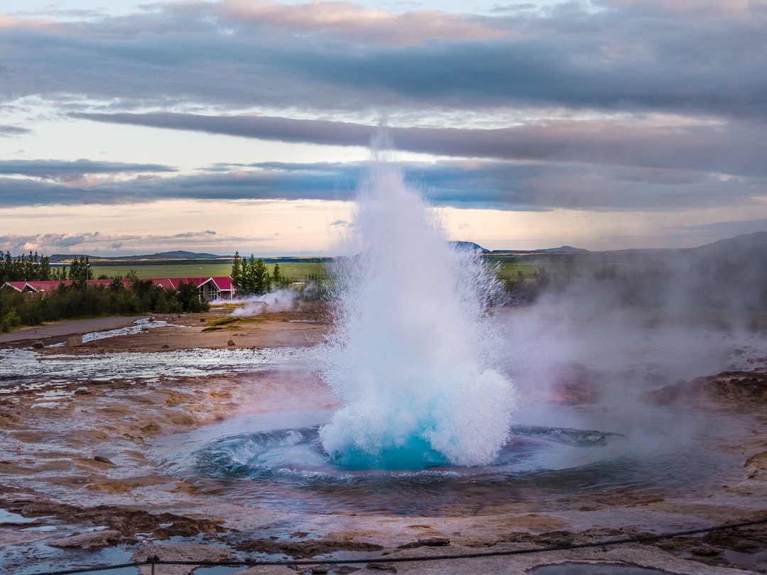 间歇泉：冰岛的自然温泉之旅 - Geysir | Secret World Trip Planner