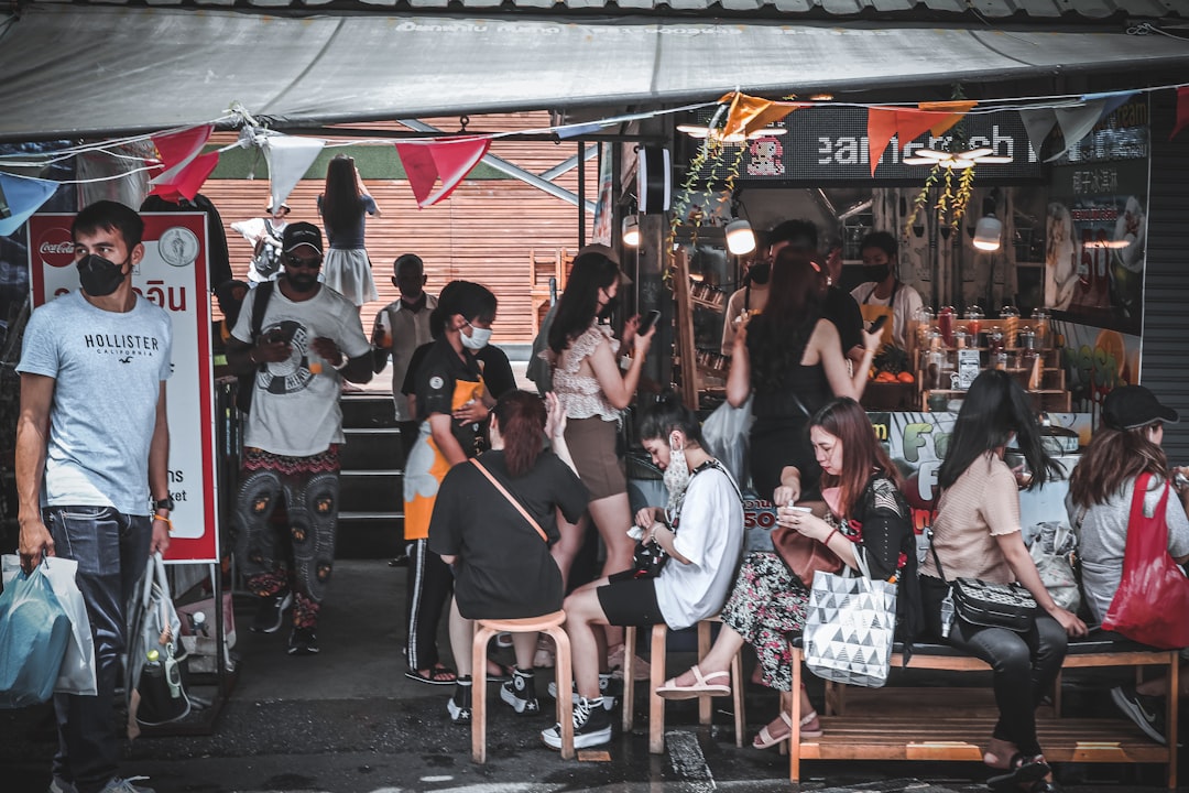 探索曼谷的乍都乍市场：色彩缤纷的世界 - Khet Chatuchak | Secret World Trip Planner