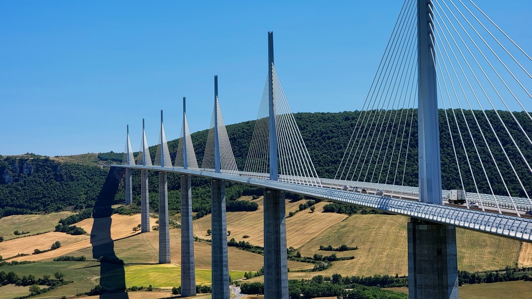 Viaduc de Millau : Le Pont Incroyable d'Europe - Viaduc de Millau | Secret World Trip Planner