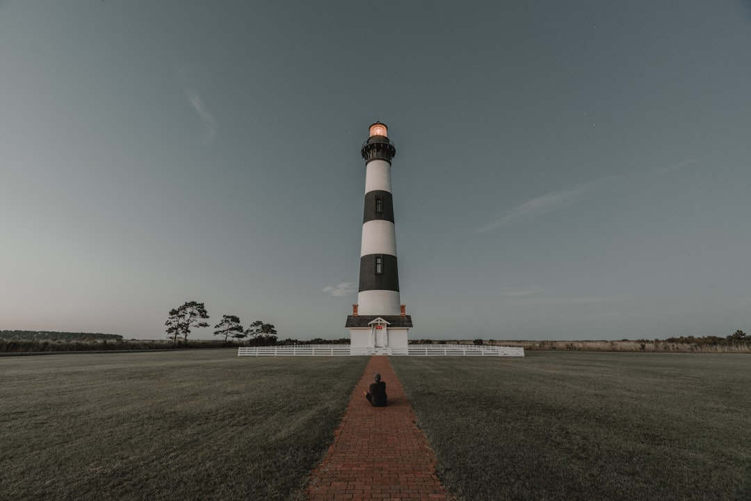 Découvrez le phare de Bodie Island : un voyage dans le temps - Nags Head | Secret World Trip Planner