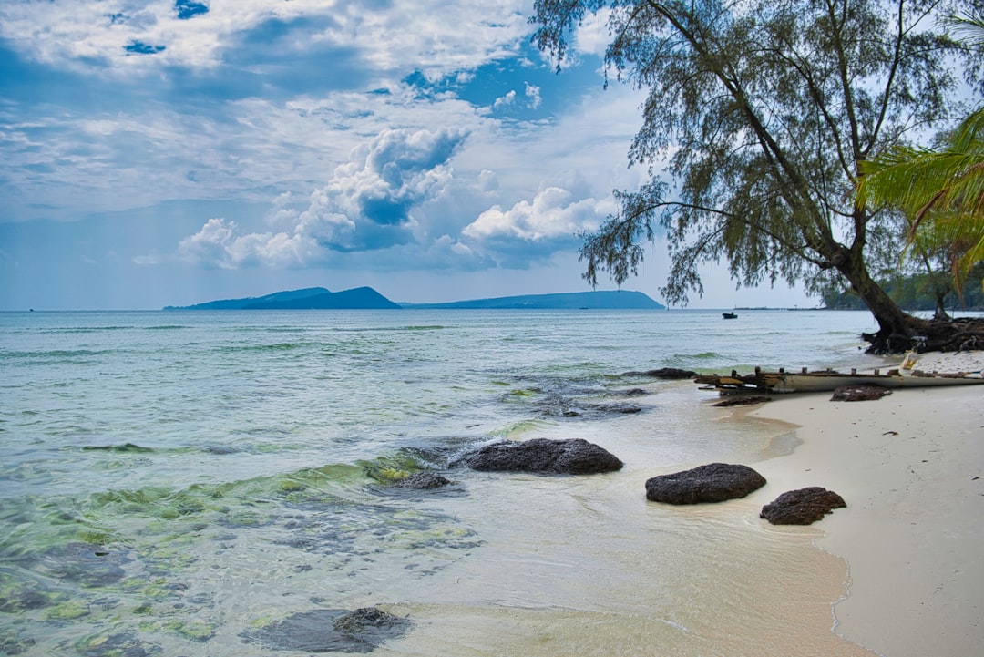 Los Atardeceres Mágicos de Koh Rong: Un Paraíso Oculto - Koh Rong | Secret World Trip Planner