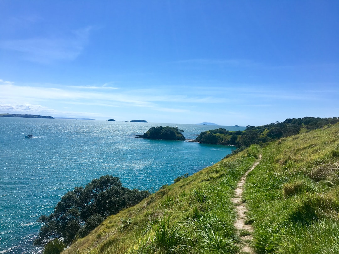 Plages de Rêve : L'Île Waiheke en Nouvelle-Zélande - Isola Waiheke | Secret World Trip Planner