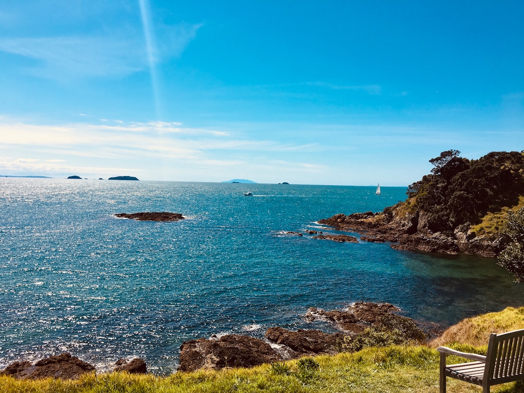 夢のビーチ：ニュージーランドのワイヘケ島 - Isola Waiheke | Secret World Trip Planner
