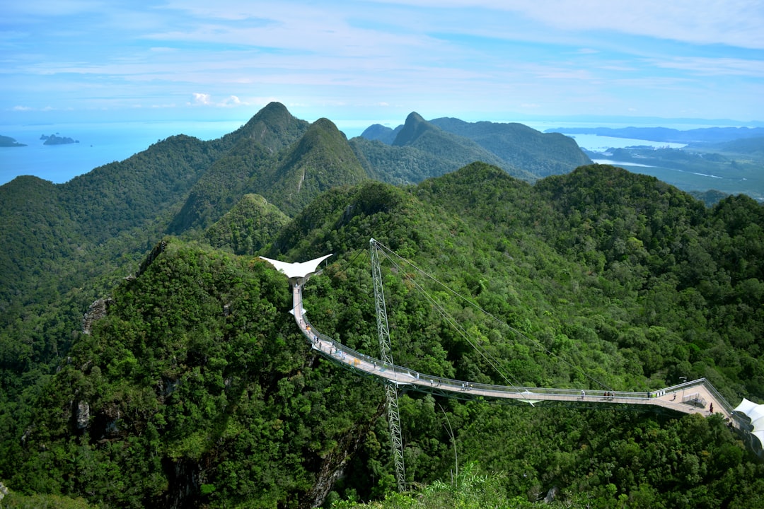 Descubre Gunung Chemendong: una joya natural en Malasia - Kulai | Secret World Trip Planner