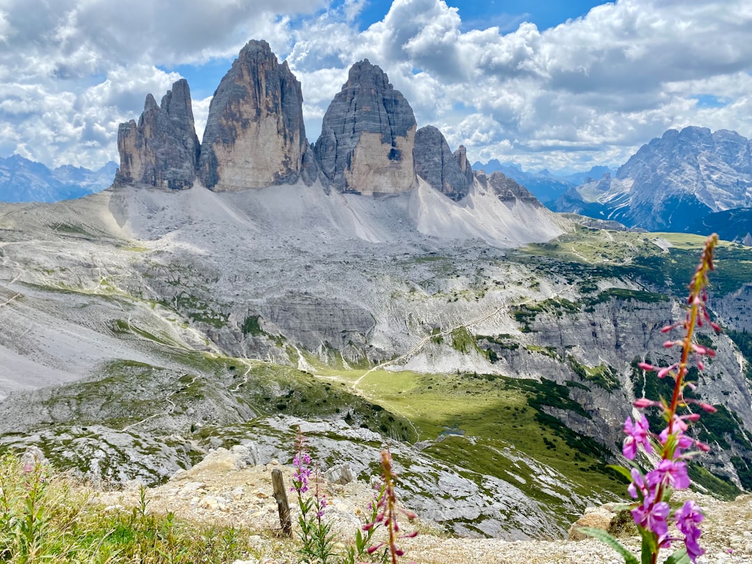 Sesto: Un Paraíso Escondido en las Dolomitas - 39030 Sesto BZ | Secret World Trip Planner
