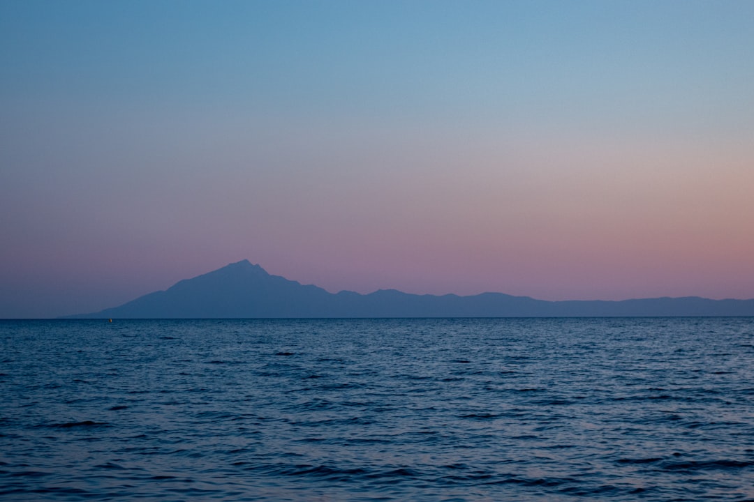 アトス山を発見する：ギリシャの精神的な避難所 - 585G+9W Mount Athos | Secret World Trip Planner