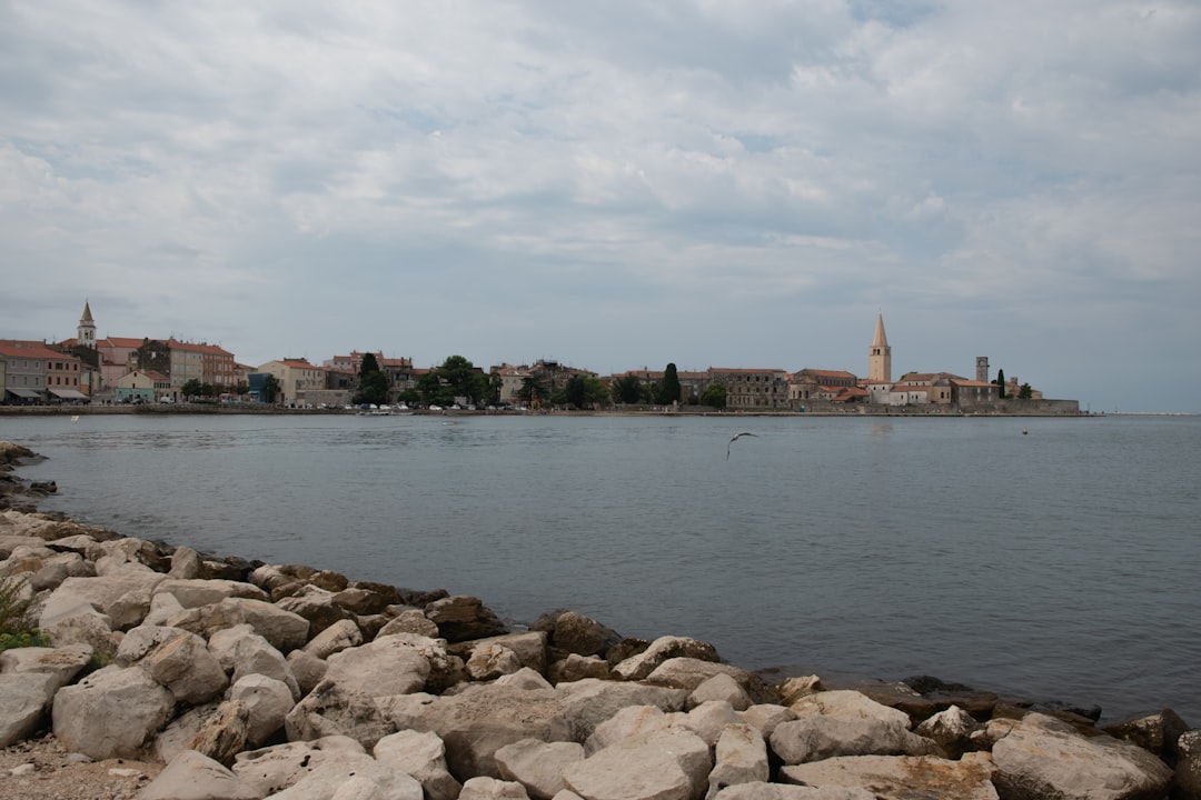 Descubre la Promenada Piran: Un Paraíso Panorámico - Prešernovo nabrežje | Secret World Trip Planner