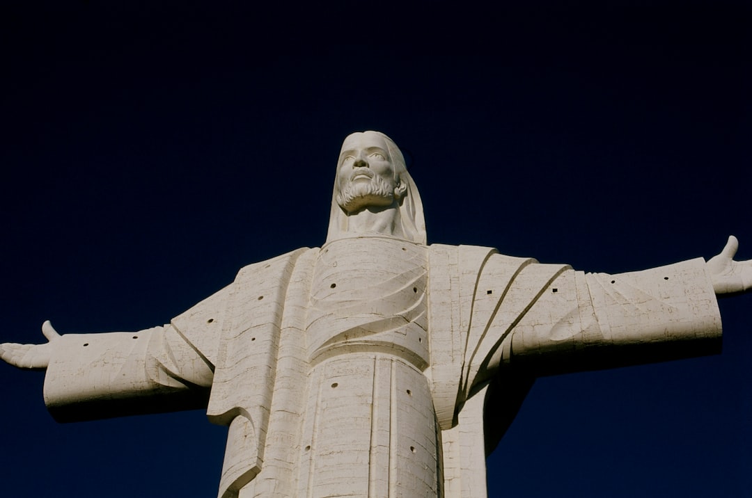 Cristo de la Concordia: um monumento de fé e beleza na Bolívia - Cochabamba | Secret World Trip Planner