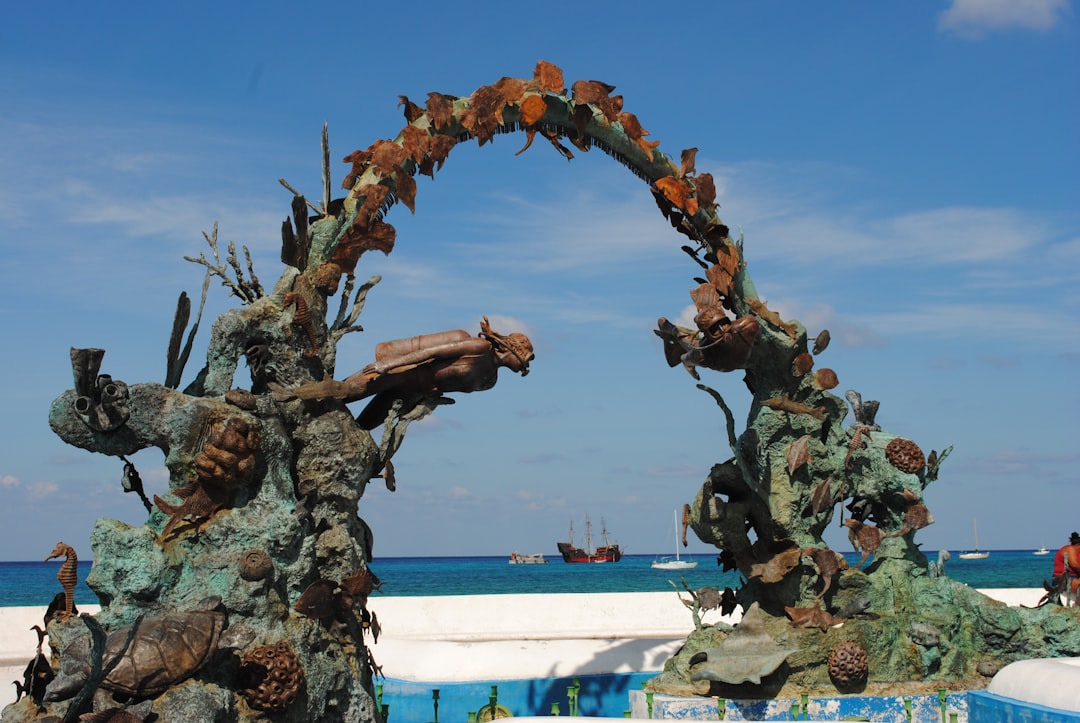 Skulpturen am Meer: Kunst und Natur in Surry Hills - 302/61 Marlborough St | Secret World Trip Planner