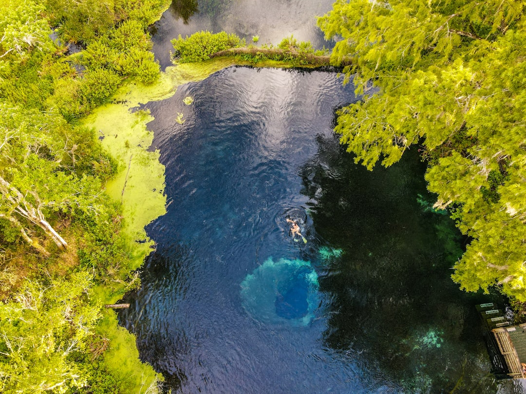 Das Große Blaue Loch: Ein Unterwasserparadies in Belize | Secret World Trip Planner