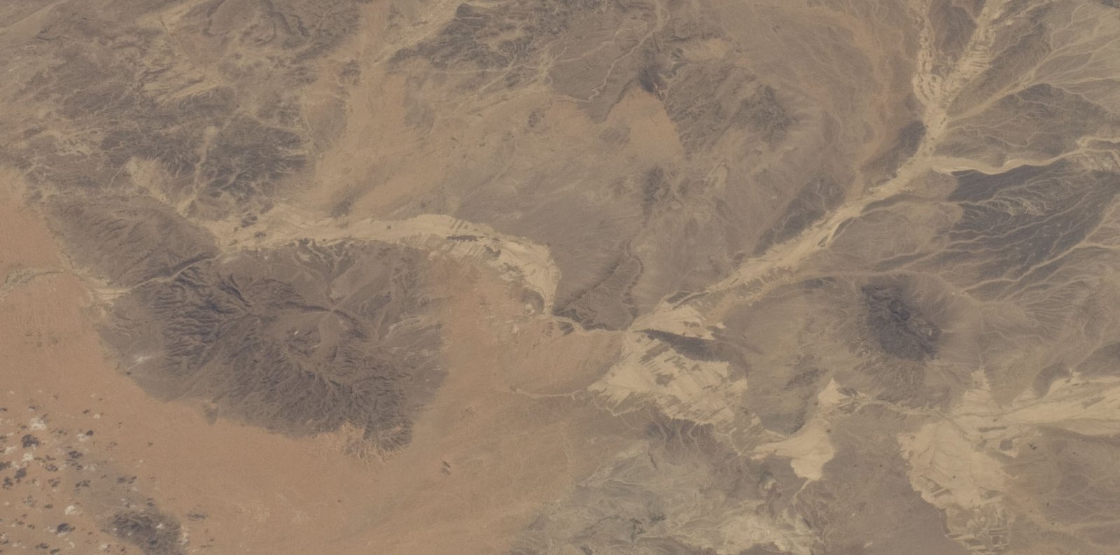 Entdecke Jabal al Buruk: ein Naturparadies in Ägypten — Al Brok