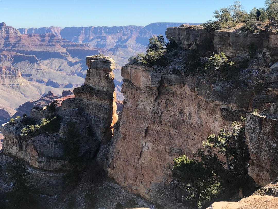 Scoprire il Rim Trail: Un Viaggio Indimenticabile al Grand Canyon - Grand Canyon Village | Secret World Trip Planner
