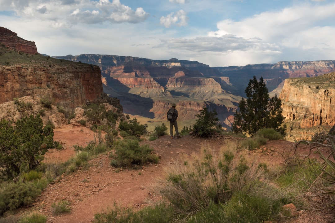 リムトレイルを探る：グランドキャニオンの忘れられない旅 - Grand Canyon Village | Secret World Trip Planner